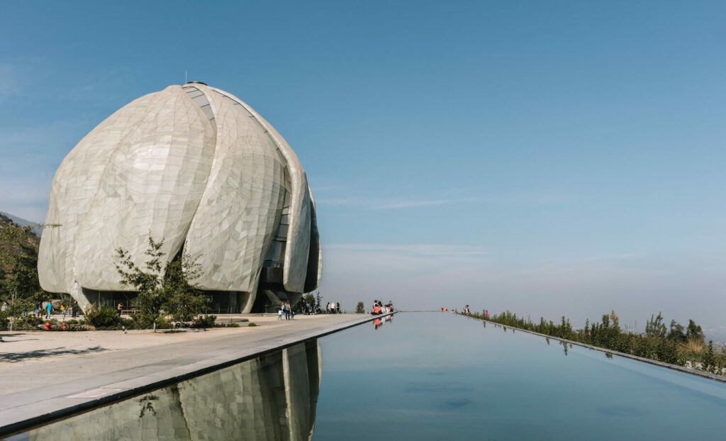 A building with a large dome on top of it.